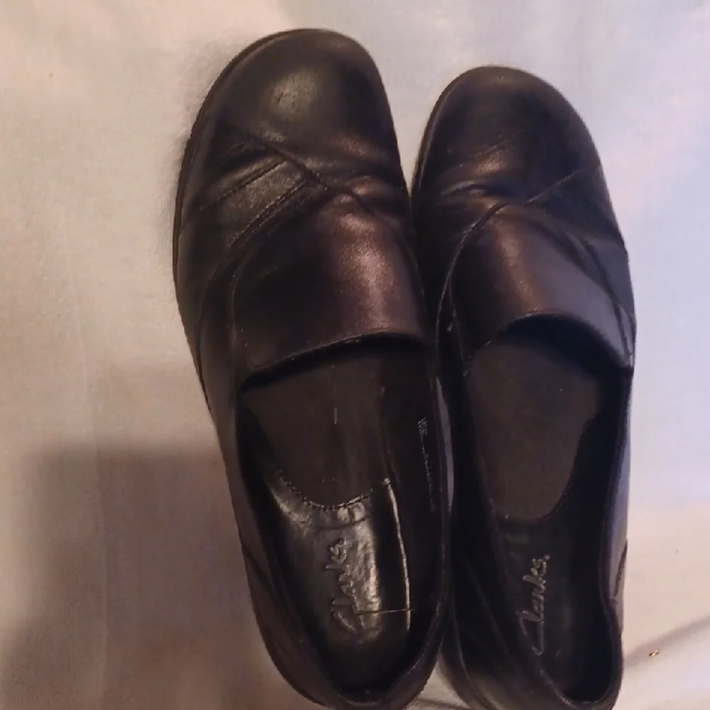 Clarks Black Women's Loafers Size 9 Slip On Shoes
